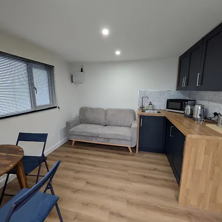 Modern Tiny Garden House * York