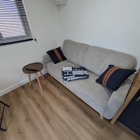 Modern Tiny Garden House דירה יורק