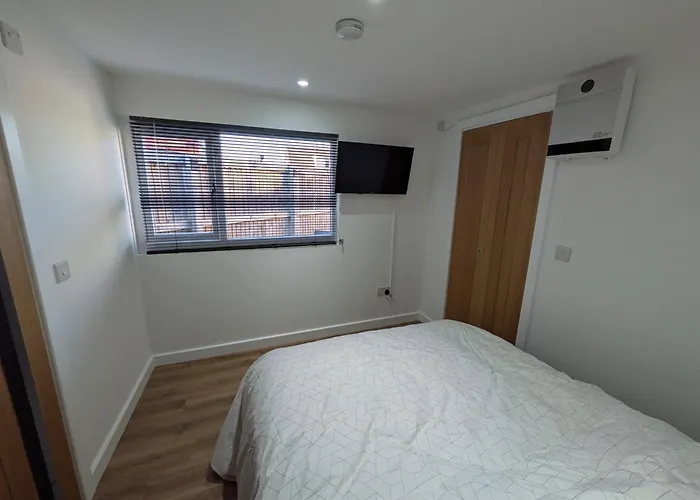 Modern Tiny Garden House * 约克